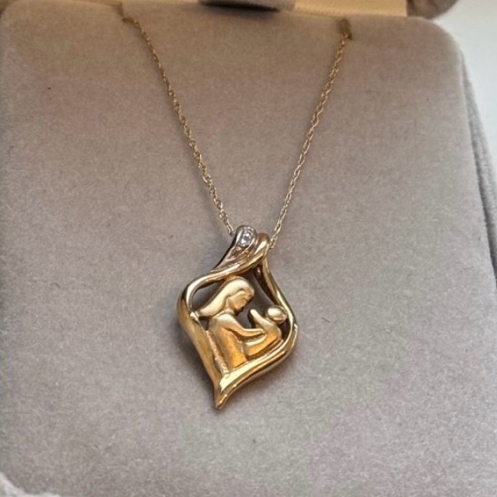 10k Gold Mother&Child Chain and Pendant Necklace (Beautiful Mothers Day Gift